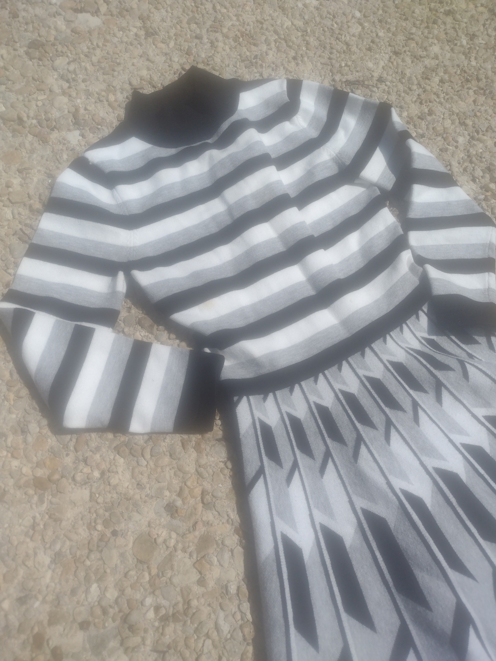 Karen Millen Black and White Striped Long Sleeve Knit Dress - Picture 2 of 4